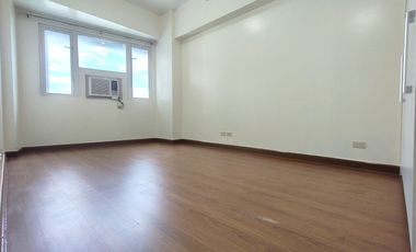Four Season Riviera 138 sqm 3 bedroom semi furnished unit with 2 balconies for rent