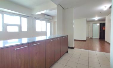 Four Season Riviera 138 sqm 3 bedroom semi furnished unit with 2 balconies for rent