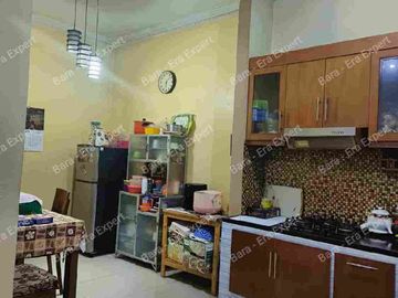 Jual rumah siap huni depan taman jalan lebar di pulo asem, rawamangun. Nego sampai jadi!!!