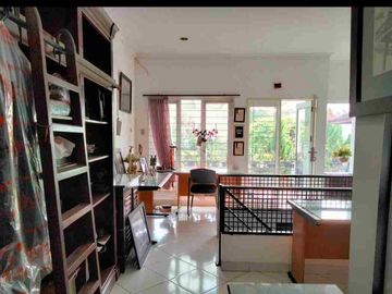Dijual Rumah siap huni di Hoek di perumahan The address depok