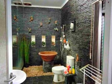Dijual Rumah siap huni di Hoek di perumahan The address depok