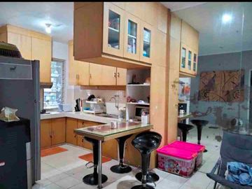 Dijual Rumah siap huni di Hoek di perumahan The address depok