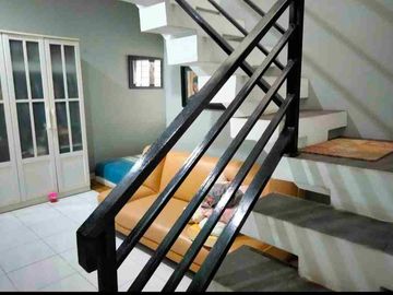 Dijual Rumah siap huni di Hoek di perumahan The address depok