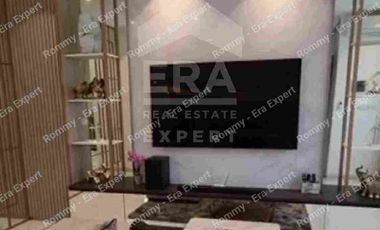 Rumah Mewah di Pinggir Jalan Utama ada Kolam Renang lokasi dekat akses Tol dan Stasiun MRT Metland Menteng Cakung Jakarta Timur