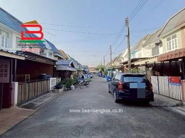 ทาวน์เฮาส์ เนื้อที่ 28.2 ตรว. หมู่บ้าน อยู่เจริญ 1 (คลอง4) ถนนไสวประชาราษฎร์ ตำบลบึงยี่โถ อำเภอธัญบุรี จังหวัดปทุมธานี