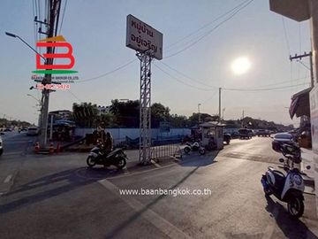ทาวน์เฮาส์ เนื้อที่ 28.2 ตรว. หมู่บ้าน อยู่เจริญ 1 (คลอง4) ถนนไสวประชาราษฎร์ ตำบลบึงยี่โถ อำเภอธัญบุรี จังหวัดปทุมธานี