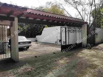 EN VENTA INMUEBLE DE CINCO DEPARTAMENTOS