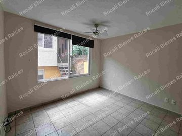 EN VENTA INMUEBLE DE CINCO DEPARTAMENTOS