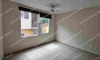 EN VENTA INMUEBLE DE CINCO DEPARTAMENTOS