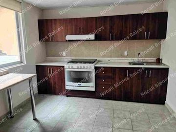 EN VENTA INMUEBLE DE CINCO DEPARTAMENTOS