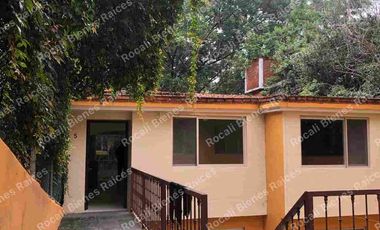 EN VENTA INMUEBLE DE CINCO DEPARTAMENTOS
