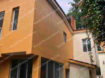 EN VENTA INMUEBLE DE CINCO DEPARTAMENTOS