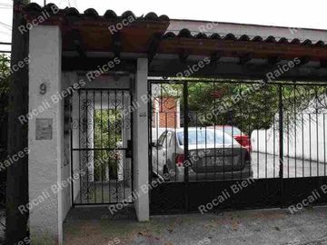 EN VENTA INMUEBLE DE CINCO DEPARTAMENTOS