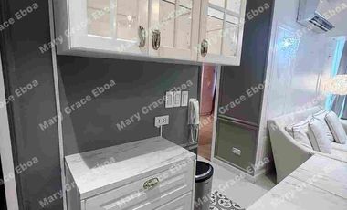 Two Serendra Red Oak 2BR| interior design |fully furnished| parking