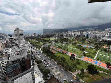 Renta de Departamento Amoblado, 3 dormitorios, Sector La Carolina, Edificio IQON