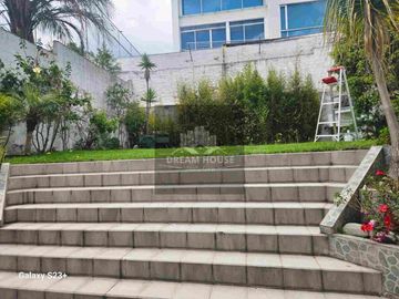 Venta de Casa de 4 dormitorios, Sector Quito Tenis, Ecuador
