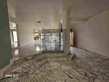Venta de Casa de 4 dormitorios, Sector Quito Tenis, Ecuador