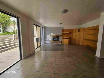 Venta de Casa de 4 dormitorios, Sector Quito Tenis, Ecuador