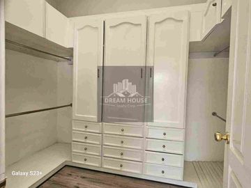 Venta de Casa de 4 dormitorios, Sector Quito Tenis, Ecuador