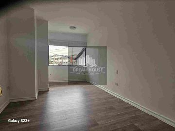 Venta de Casa de 4 dormitorios, Sector Quito Tenis, Ecuador