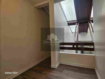 Venta de Casa de 4 dormitorios, Sector Quito Tenis, Ecuador