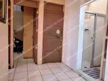 Se vende casa de una planta con 3 recámaras y estudio,  cerca del centro de Oaxaca