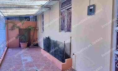 Se vende casa de una planta con 3 recámaras y estudio,  cerca del centro de Oaxaca