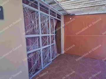 Se vende casa de una planta con 3 recámaras y estudio,  cerca del centro de Oaxaca