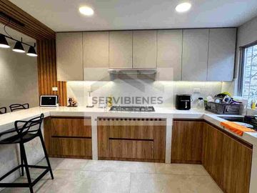 Casa en Venta en Urdesa Central