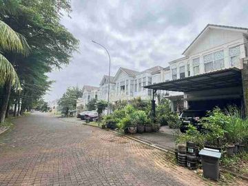 Rumah 2 Lantai manis dan strategis di BSD