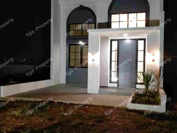 Rumah mewah fasat tinggi cash dan KPR tersedia..