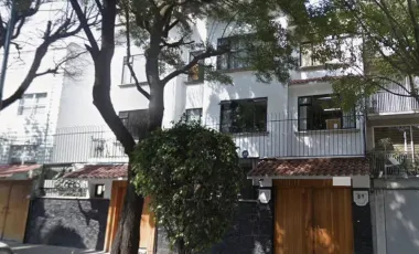 CASA EN ANZURES, MIGUEL HIDALGO, CDMX. REMATE ADJUDICADO
