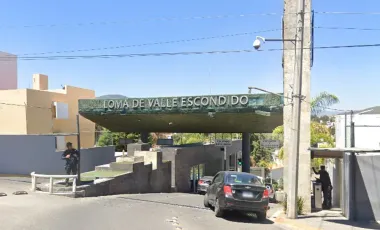 CASA EN RESIDENCIAL LOMAS DE VALLE ESCONDIDO, ATIZAPAN, EDOMEX. REMATE ADJUDICADO