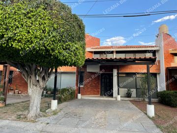 VENTA DE CASA EN PORTONES DEL MORAL REMODELADA NORTE DE LEON GUANAJUATO