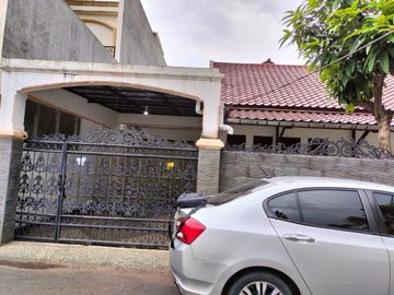 Rumah di Taman Gandaria Selatan Cilandak, Hanya 4 Menit ke MRT