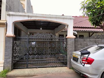 Rumah di Taman Gandaria Selatan Cilandak, Hanya 4 Menit ke MRT