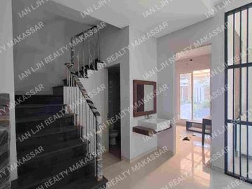 RUMAH MEWAH SIAP HUNI. SUDUT FURNISH & FREE AC. TIPE 173M². 4+1 KAMAR TIDUR.