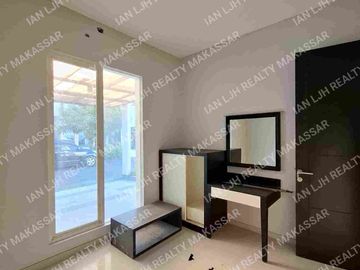 RUMAH MEWAH SIAP HUNI. SUDUT FURNISH & FREE AC. TIPE 173M². 4+1 KAMAR TIDUR.