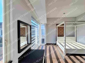 RUMAH MEWAH SIAP HUNI. SUDUT FURNISH & FREE AC. TIPE 173M². 4+1 KAMAR TIDUR.