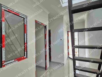 RUMAH MEWAH SIAP HUNI JALAN LANDAK MAKASSAR. TIPE 180M². UK 9x20.