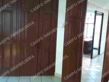 RENTA CASA SANTA MARIA EN PRIVADA CON PORTÓN ELÉCTRICO. 
CASA SOLA AMPLIA  EN PRIVADA CON PORTÓN ELÉCTRICO.