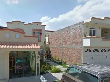 Casa En Remate Bancario- Brisas Del Lago, León, Guanajuato.