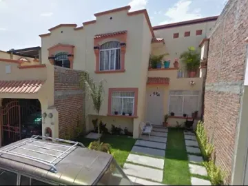 Casa En Remate Bancario- Brisas Del Lago, León, Guanajuato.