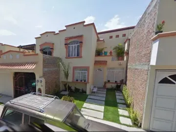 Casa En Remate Bancario- Brisas Del Lago, León, Guanajuato.