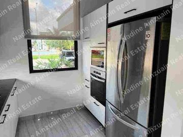 Renta casa de 1 nivel,ubicada en Residencial Río by Cumbres Cancún. 3 recámaras, Amenidades, casa Club, seguridad 24 horas.