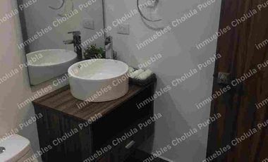 Departamento amueblado y depa muestra en venta, muebles Millán, incluye persianas y papel tapiz, ubicado a 5 minutos de UDLAP, sobre periférico, Momoxpan, San Pedro Cholula.