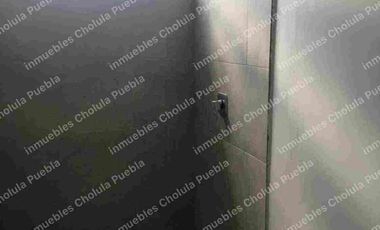 Departamento amueblado y depa muestra en venta, muebles Millán, incluye persianas y papel tapiz, ubicado a 5 minutos de UDLAP, sobre periférico, Momoxpan, San Pedro Cholula.