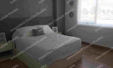 Departamento amueblado y depa muestra en venta, muebles Millán, incluye persianas y papel tapiz, ubicado a 5 minutos de UDLAP, sobre periférico, Momoxpan, San Pedro Cholula.