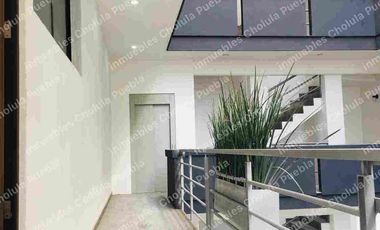 Departamento amueblado y depa muestra en venta, muebles Millán, incluye persianas y papel tapiz, ubicado a 5 minutos de UDLAP, sobre periférico, Momoxpan, San Pedro Cholula.