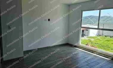 Casa de 3 recámaras en fraccionamiento cerrado con caseta de seguridad en Ocotlán, Tlaxcala.